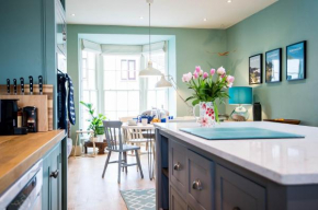 Gwalia House- Stunning Central Townhouse with 3 ensuite bedrooms